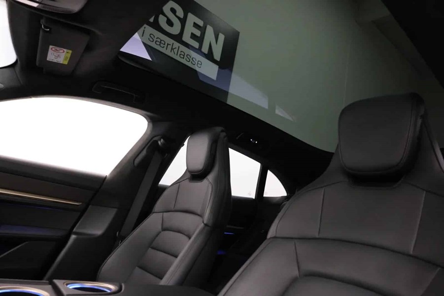 Taycan leasing_4.jpg