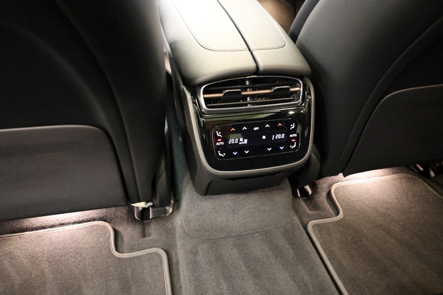mercedes-eqe350-amg-line-sort-bagsaede-klimaanlaeg.jpeg