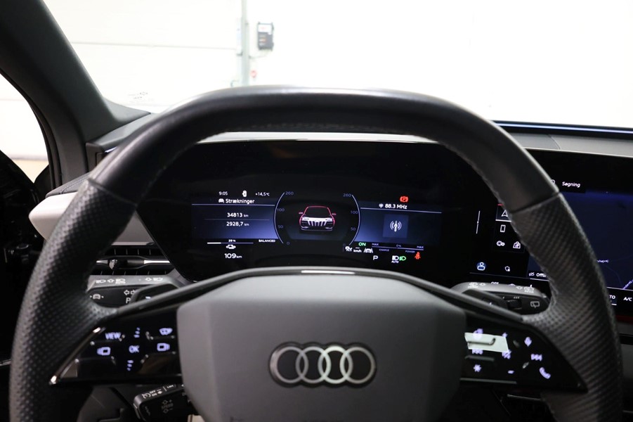 audi-sq6-etron-quattro-sort-digitalt-cockpit-rat.jpeg