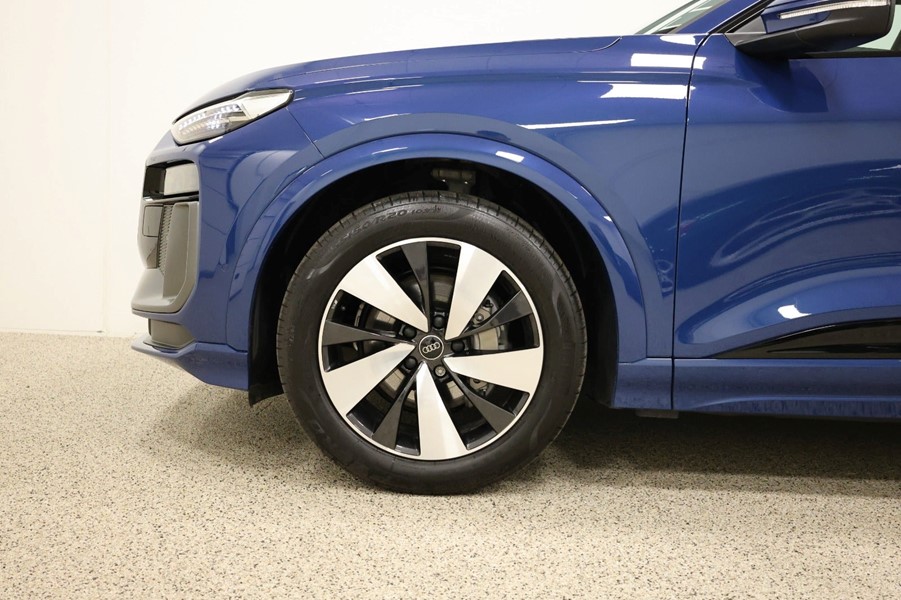 audi-q6-etron-ultra-quattro-moerkeblaa-forhjul-faelg.jpeg